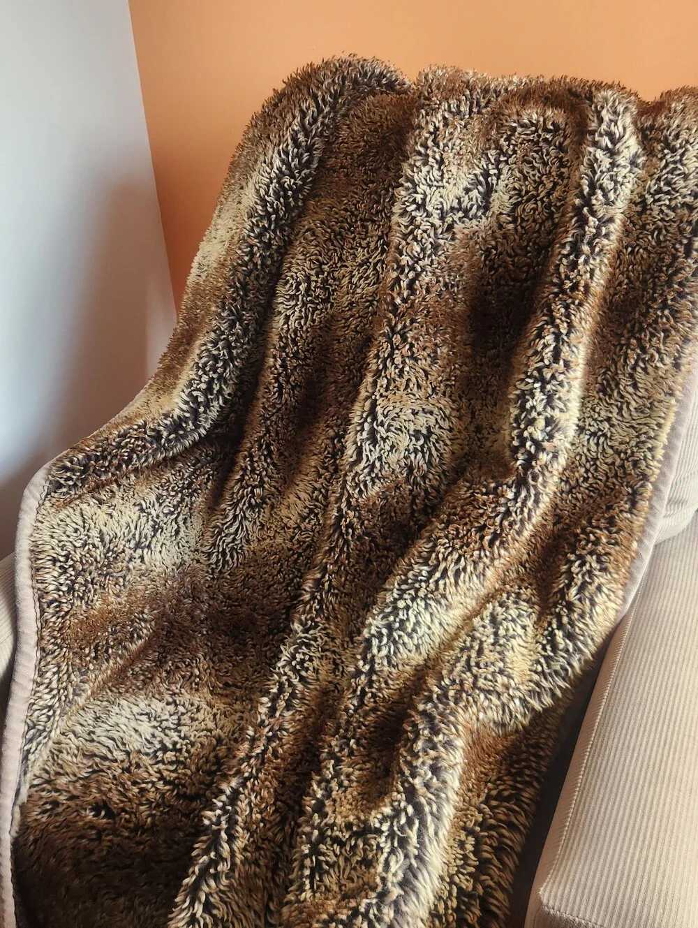 POTTERY BARN Fleece Blanket Throw Black Reversible Ombre Faux Fur Cozy 50 x 60
